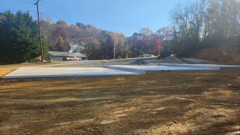 Flat and smooth concrete pad for foundation use